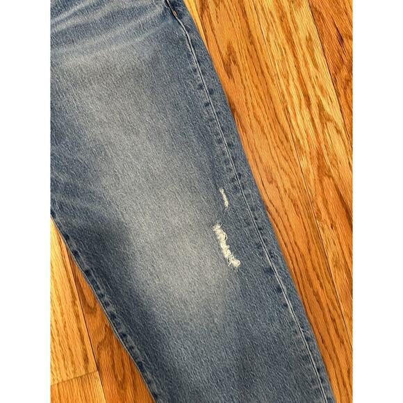 Evereve High Rise Loose Fit Jeans - Picture 5 of 7
